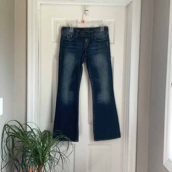 All jeans 2/$20🫦Silver Tuesday tagged 28/31 15” w 31” inseam. Lower rise. - Picture 1 of 12